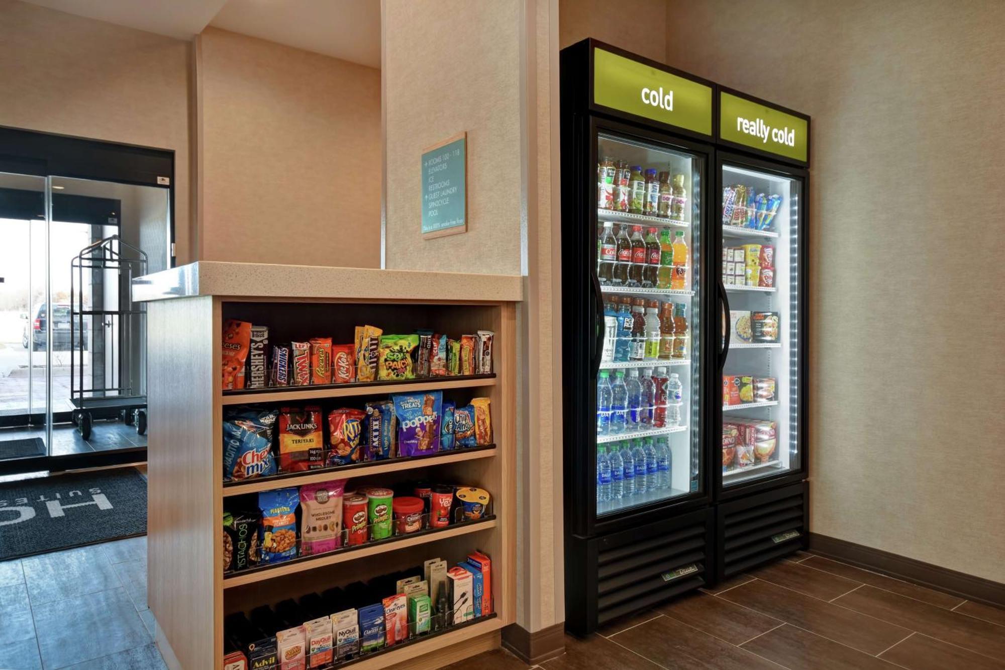 威奇托东北希尔顿惠庭套房酒店 外观 照片